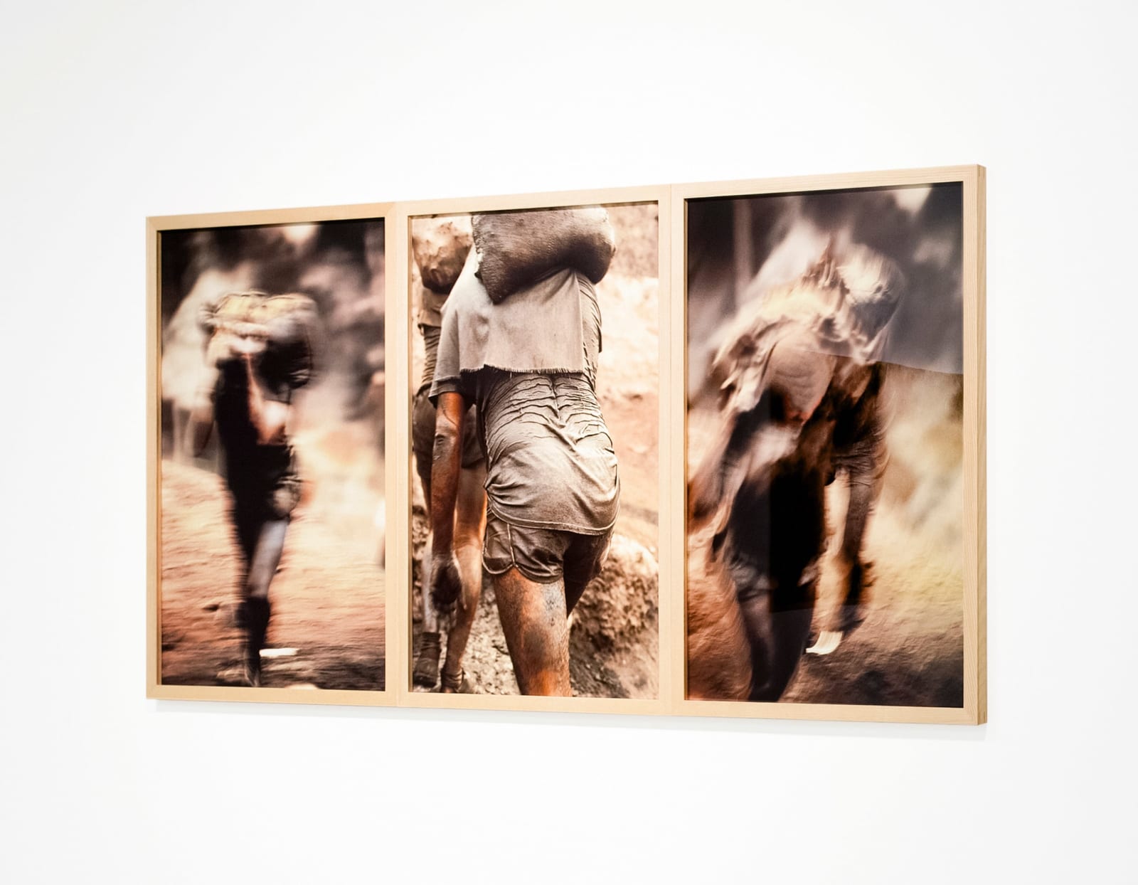 Alfredo Jaar, Gold in the morning (Triptych), 1985