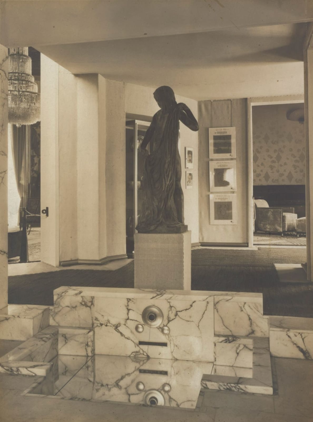 JACQUES-ÉMILE RUHLMANN, CUELLAR ARMCHAIR, MODEL '101AR/221NR', c. 1925