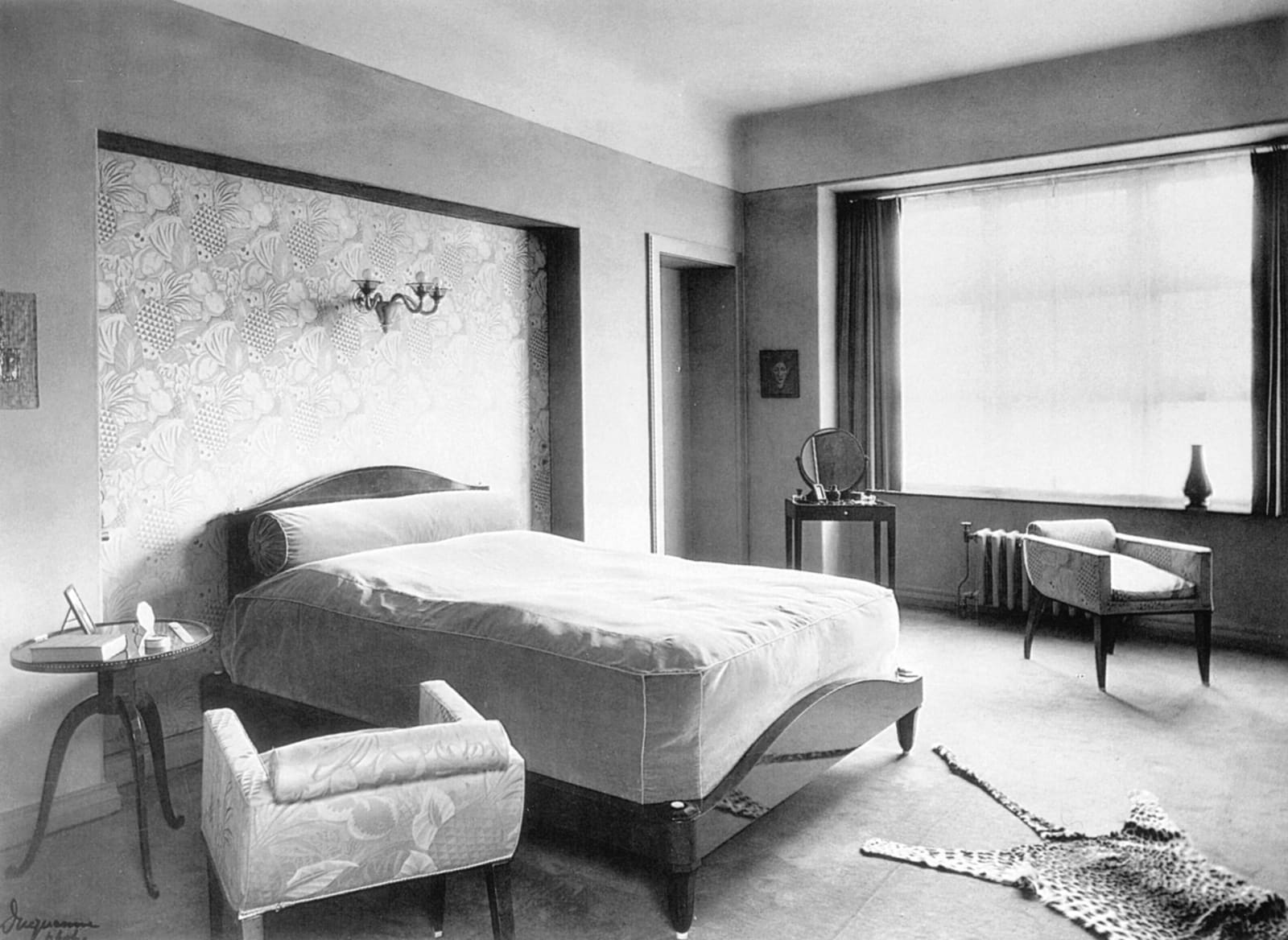 JACQUES-ÉMILE RUHLMANN, PAIR OF ARMCHAIRS, c. 1925
