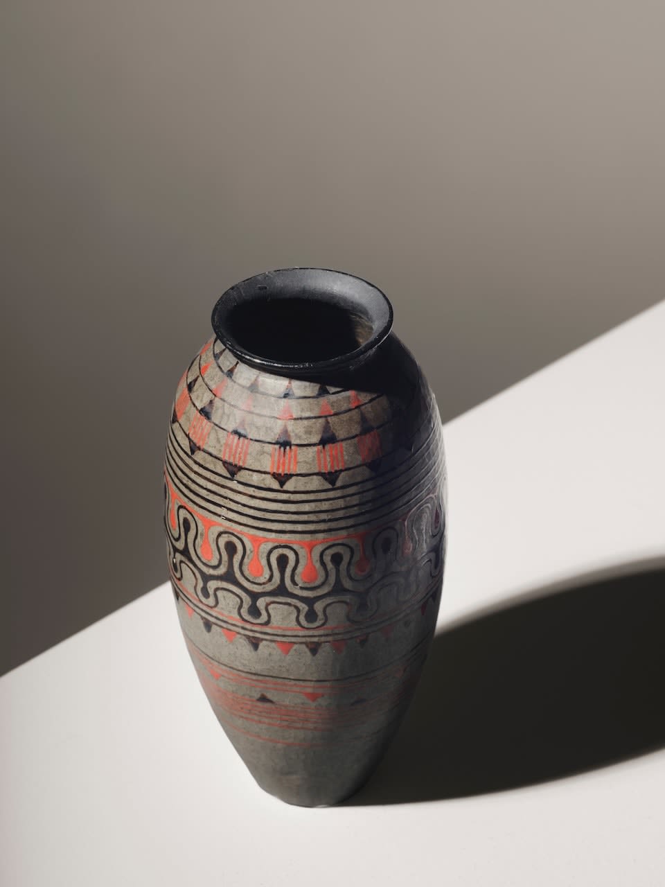 Jean DUNAND, Vase , c. 1925