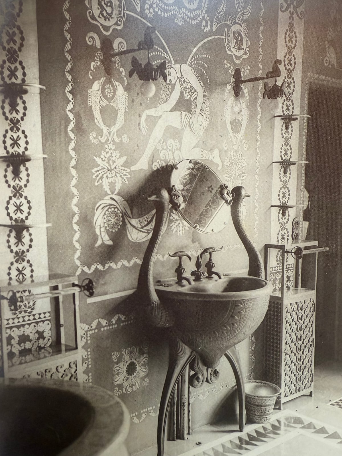 ARMAND-ALBERT RATEAU, Pair of wall lights , c. 1924