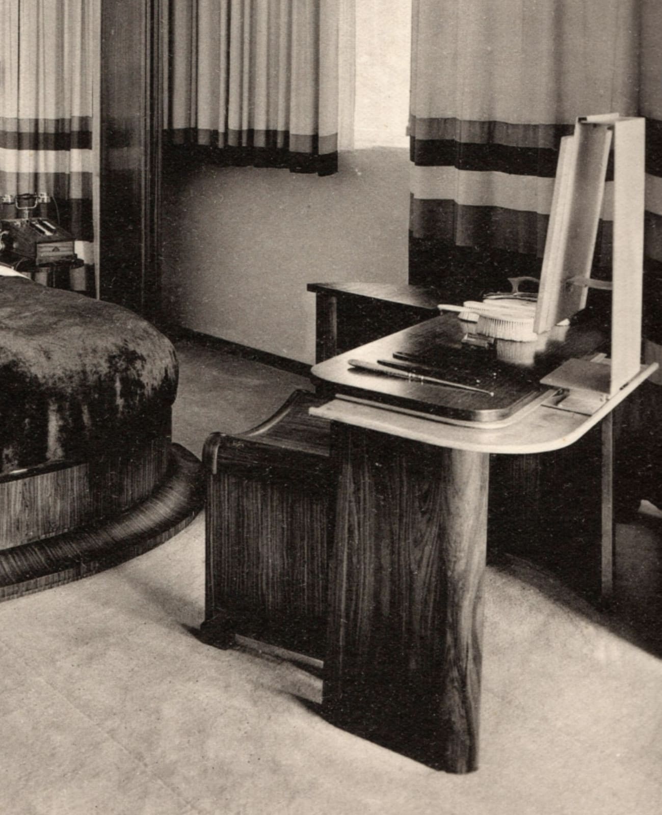 PIERRE CHAREAU, 'MT1015' STOOL, c. 1927