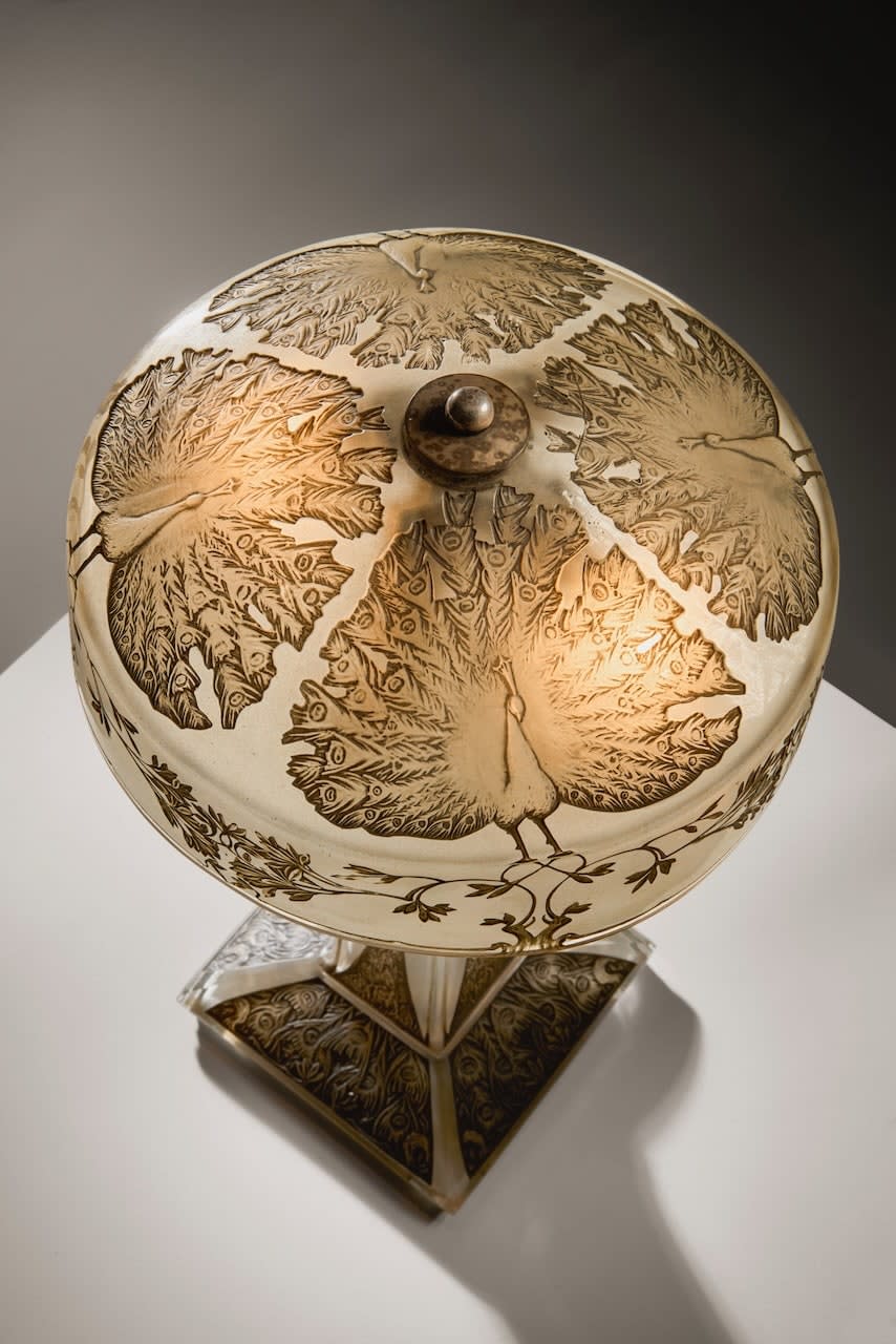 RENÉ LALIQUE, 'PAONS' LAMP, 1910