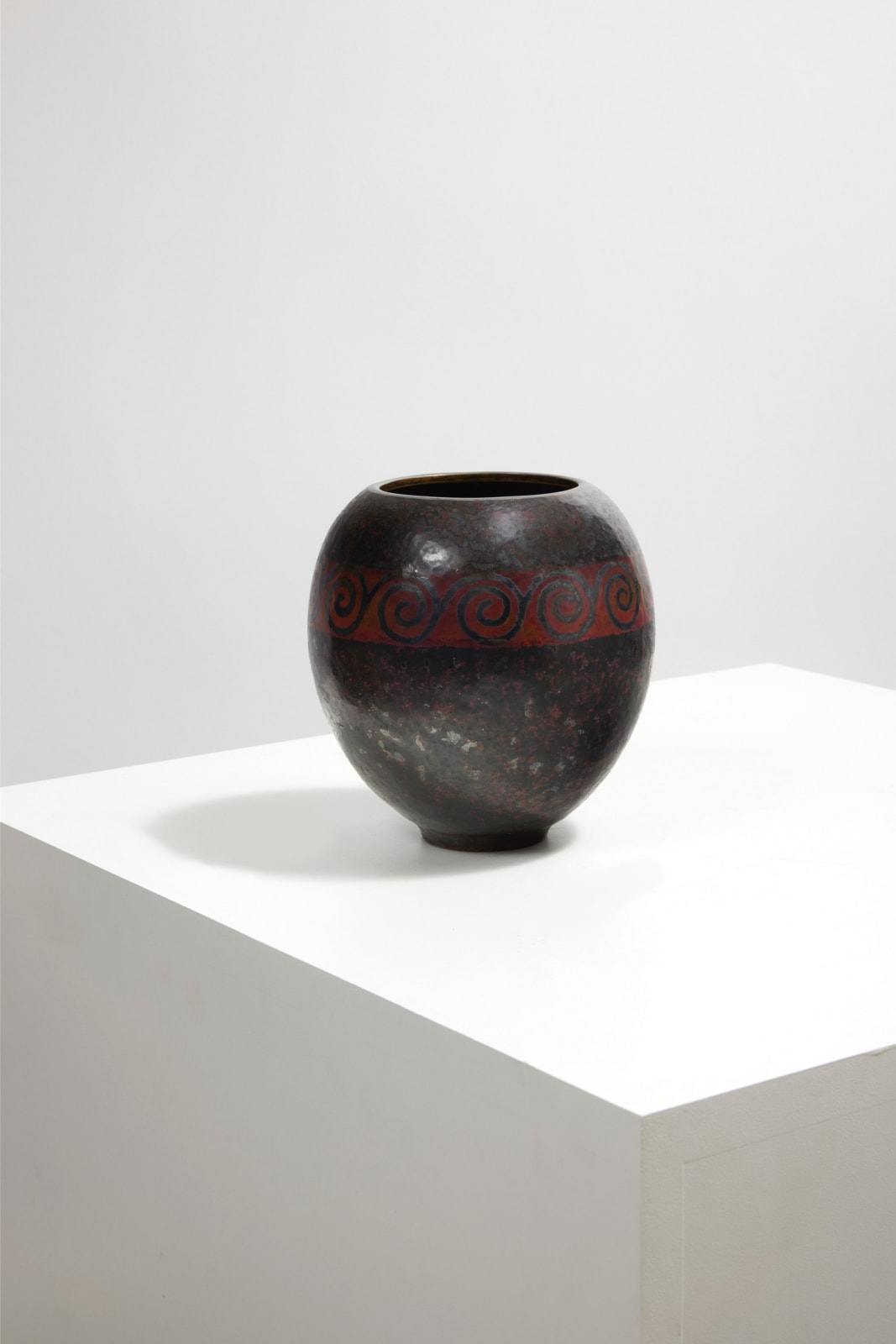 CLAUDIUS LINOSSIER, VASE, c. 1926