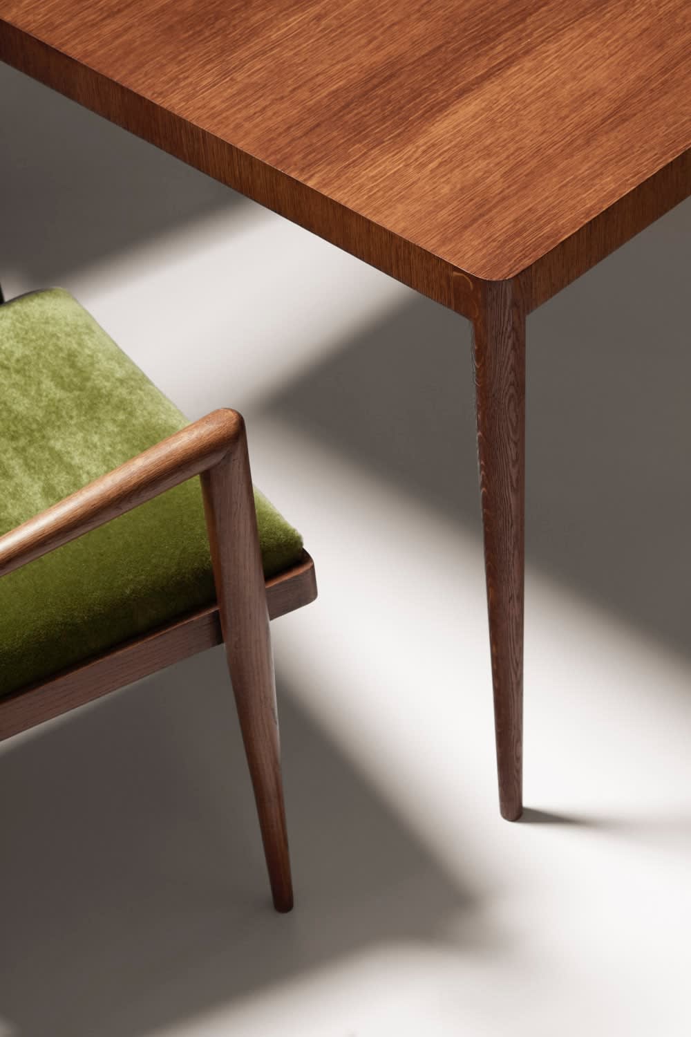 JEAN ROYÈRE, GAME TABLE AND SET OF FOUR CHAIRS, c. 1950