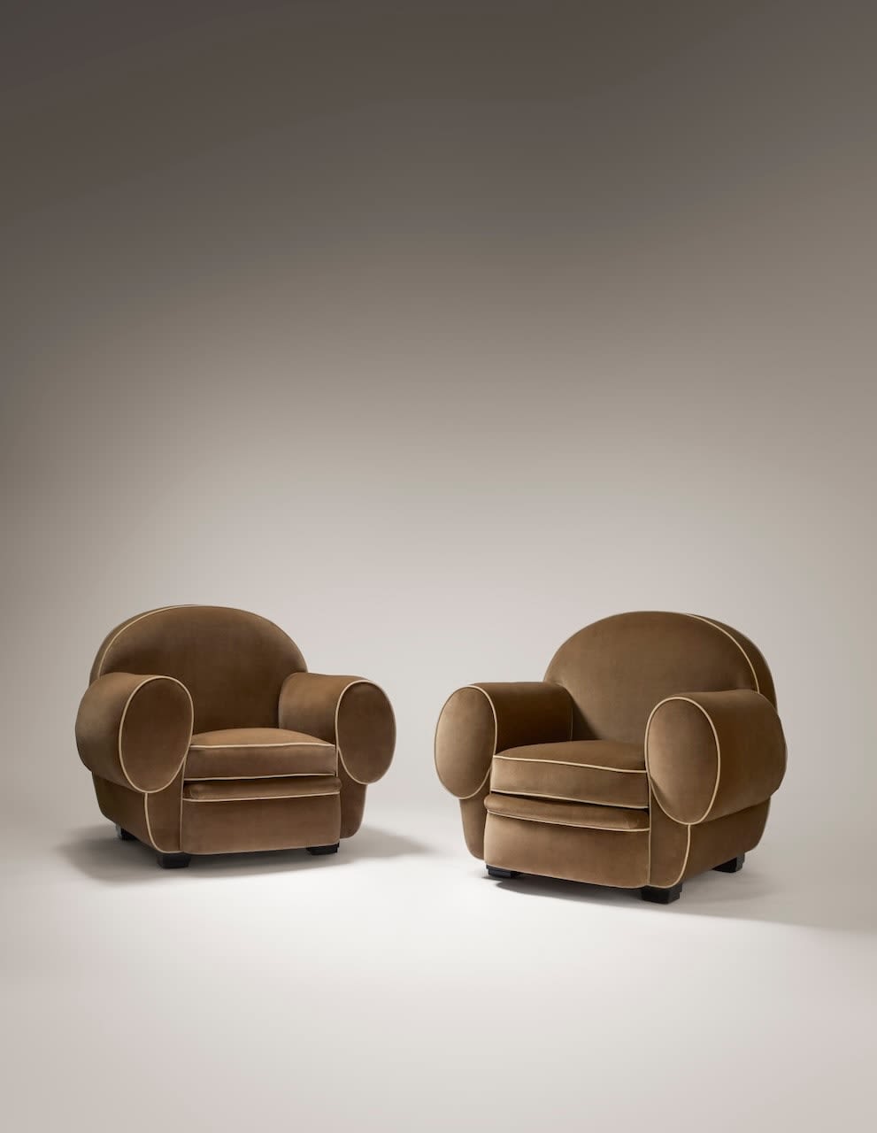 JACQUES-ÉMILE RUHLMANN, PAIR OF ARMCHAIRS 'ELEPHANT' , c. 1926