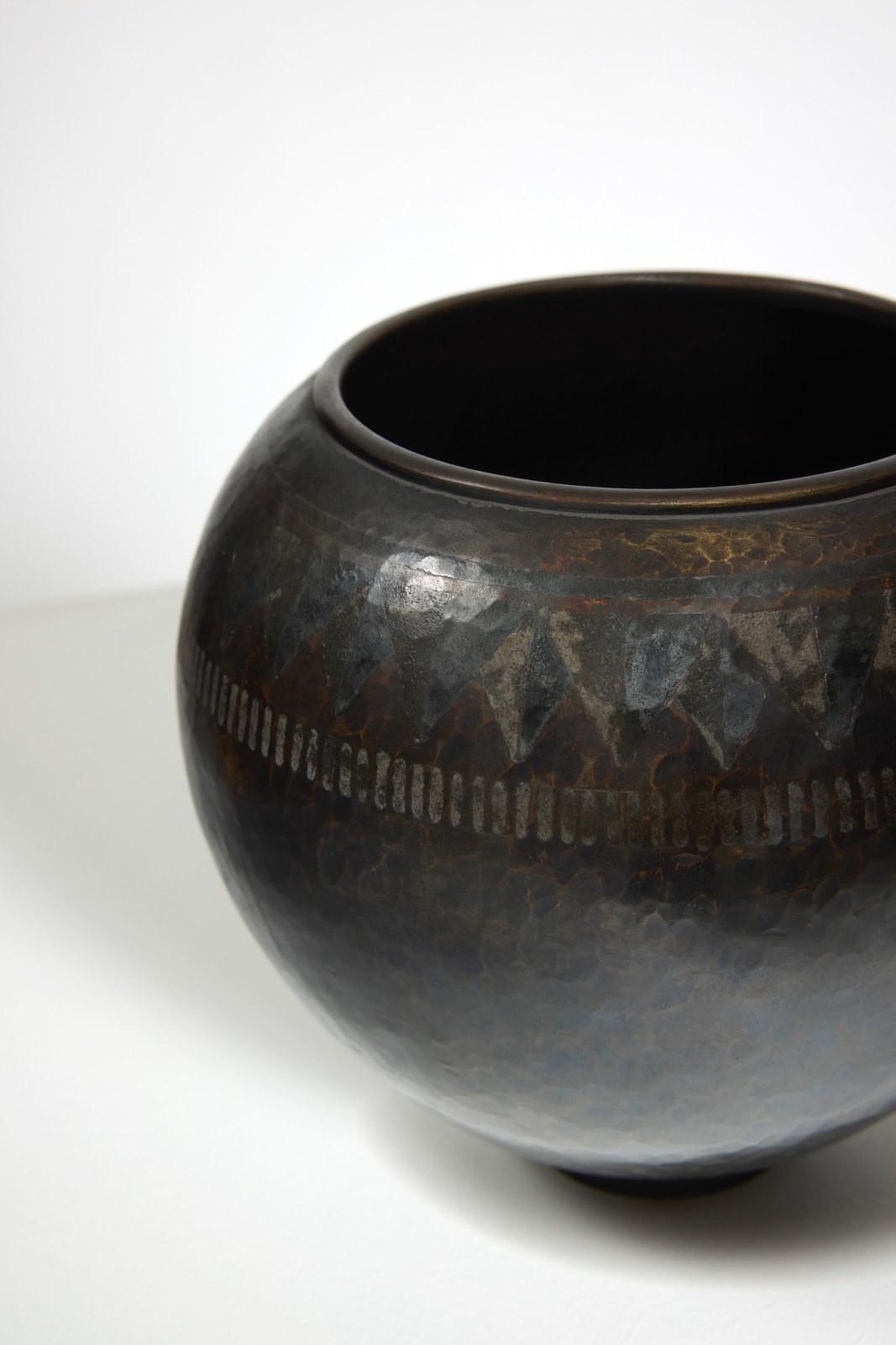 CLAUDIUS LINOSSIER, VASE, c. 1928