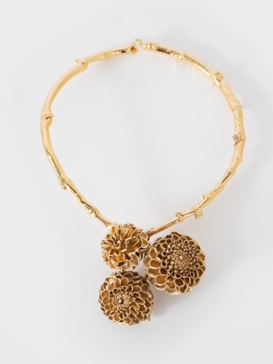 Julie Hamisky, Collier « UJ » Dahlia, 2025