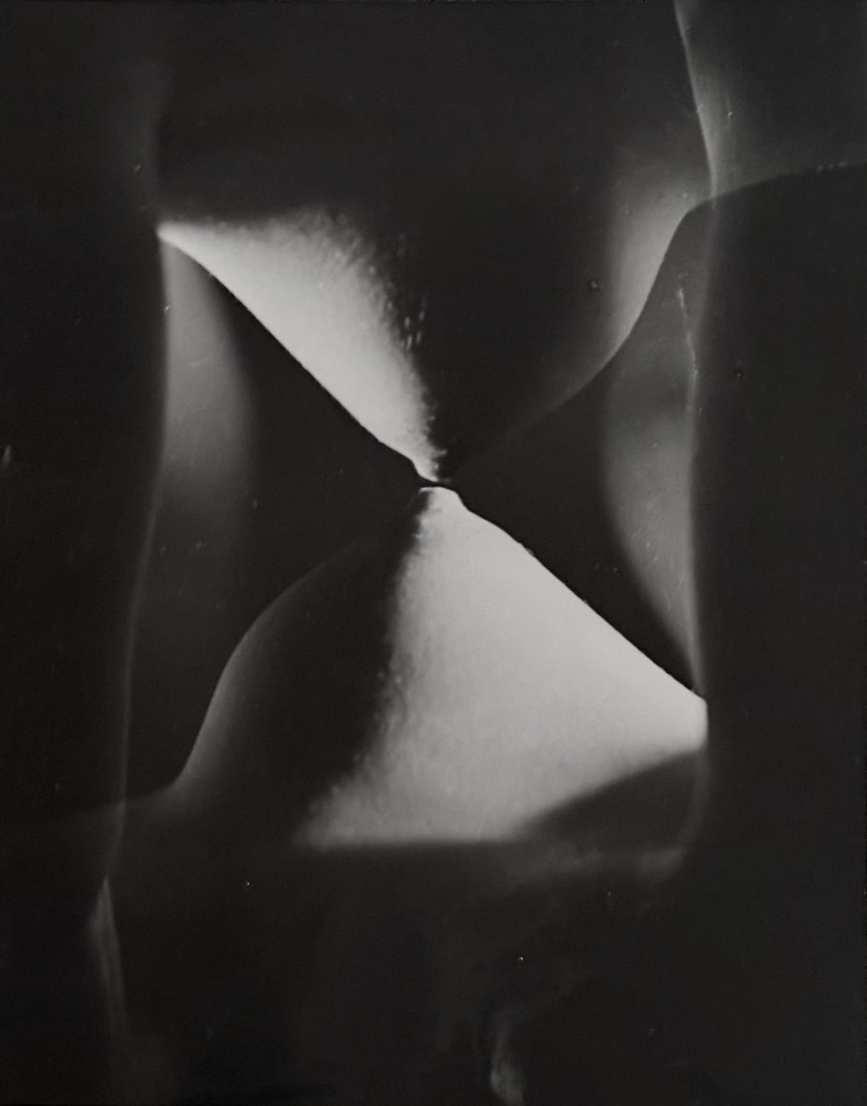 Erwin Blumenfeld, Breast hourglass, New York, 1945