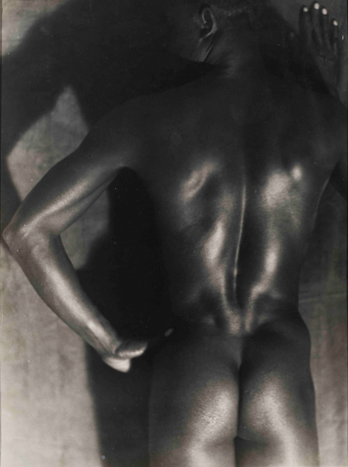 Erwin Blumenfeld, Backside of black male, Amsterdam, 1935