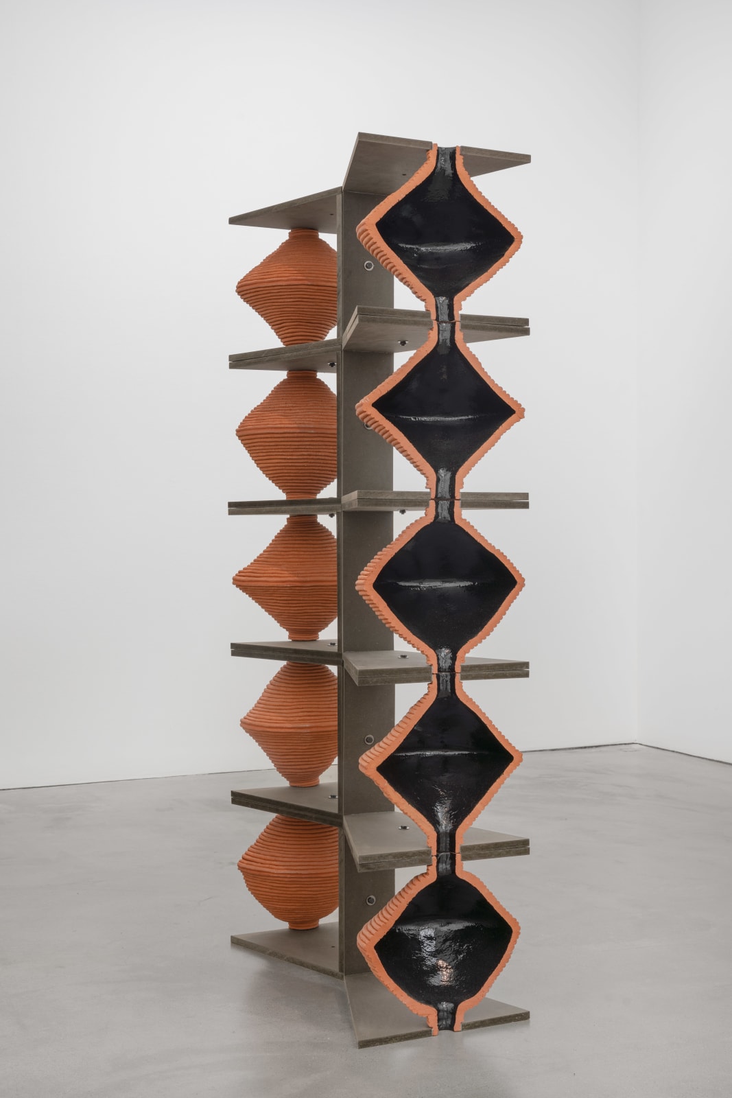 Leunora Salihu, Spiegelachse, 2021