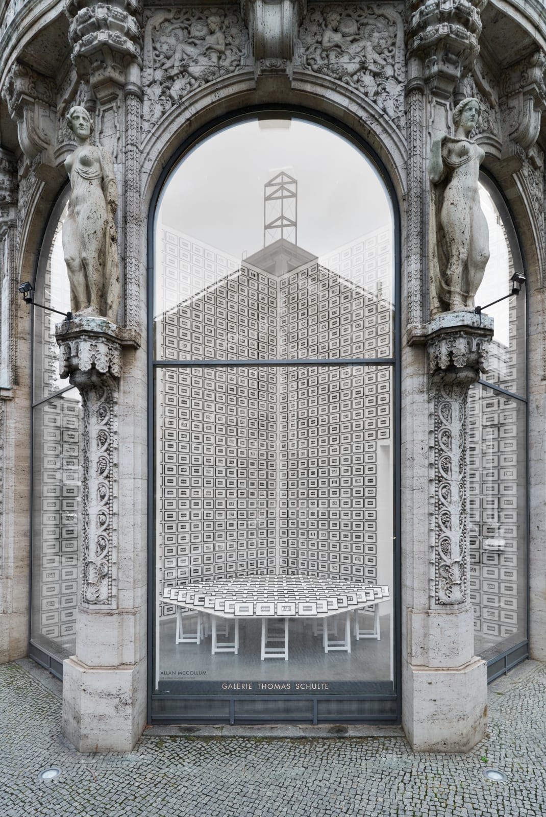 Allan McCollum, The World: A Moment in Time , 2024