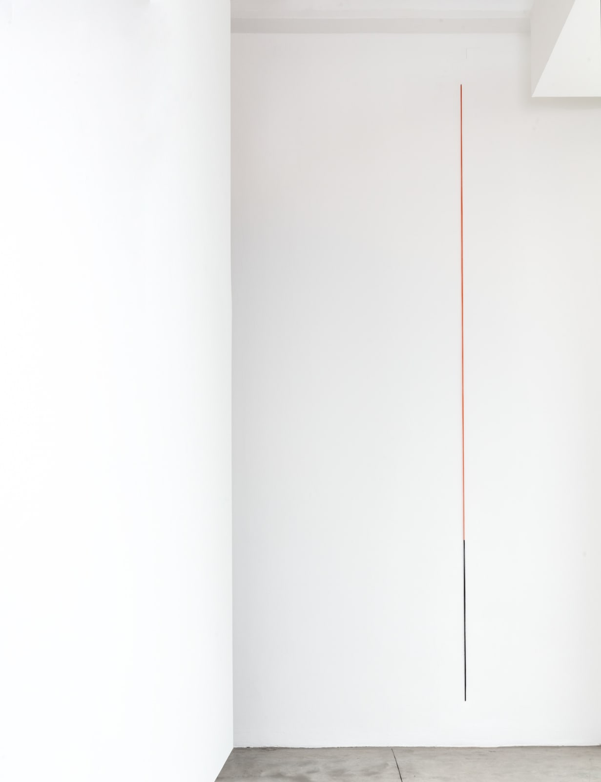 Fred Sandback_Untitled (Sculptural Study, Wall Construction), c. 1995-2013_red-orange and black acrylic yarn_bearbeitet