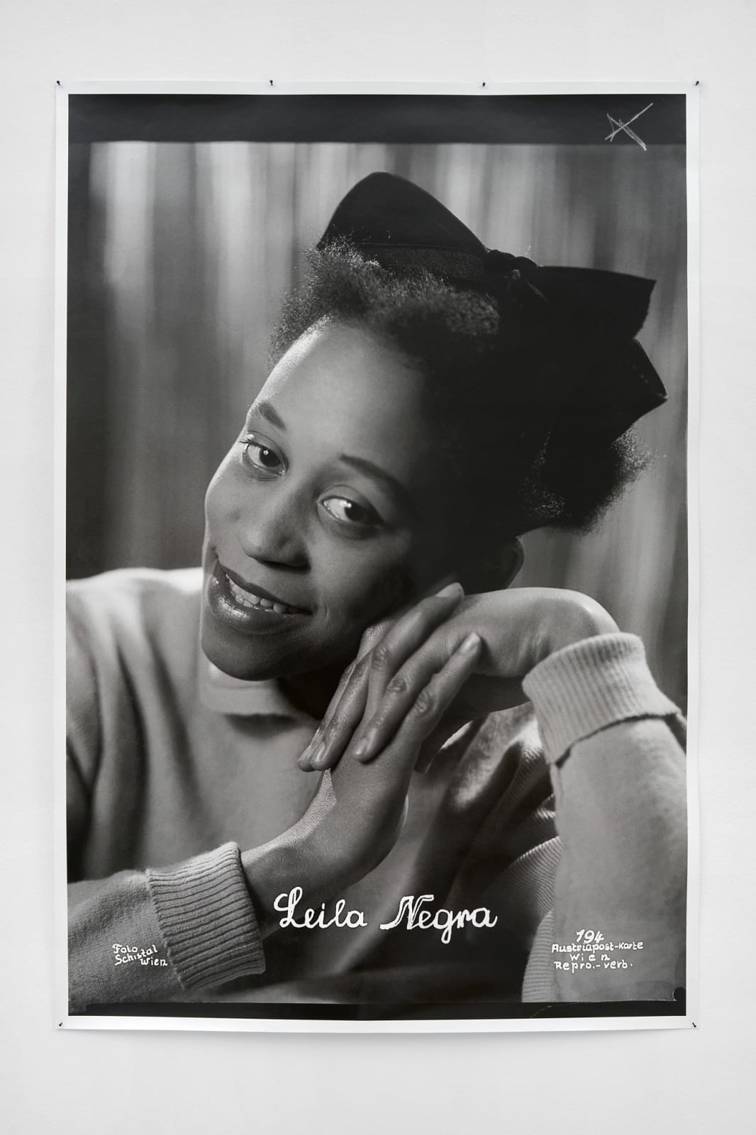 James Gregory Atkinson, Teenager Leila Negra (Mädchenfalle), 2025