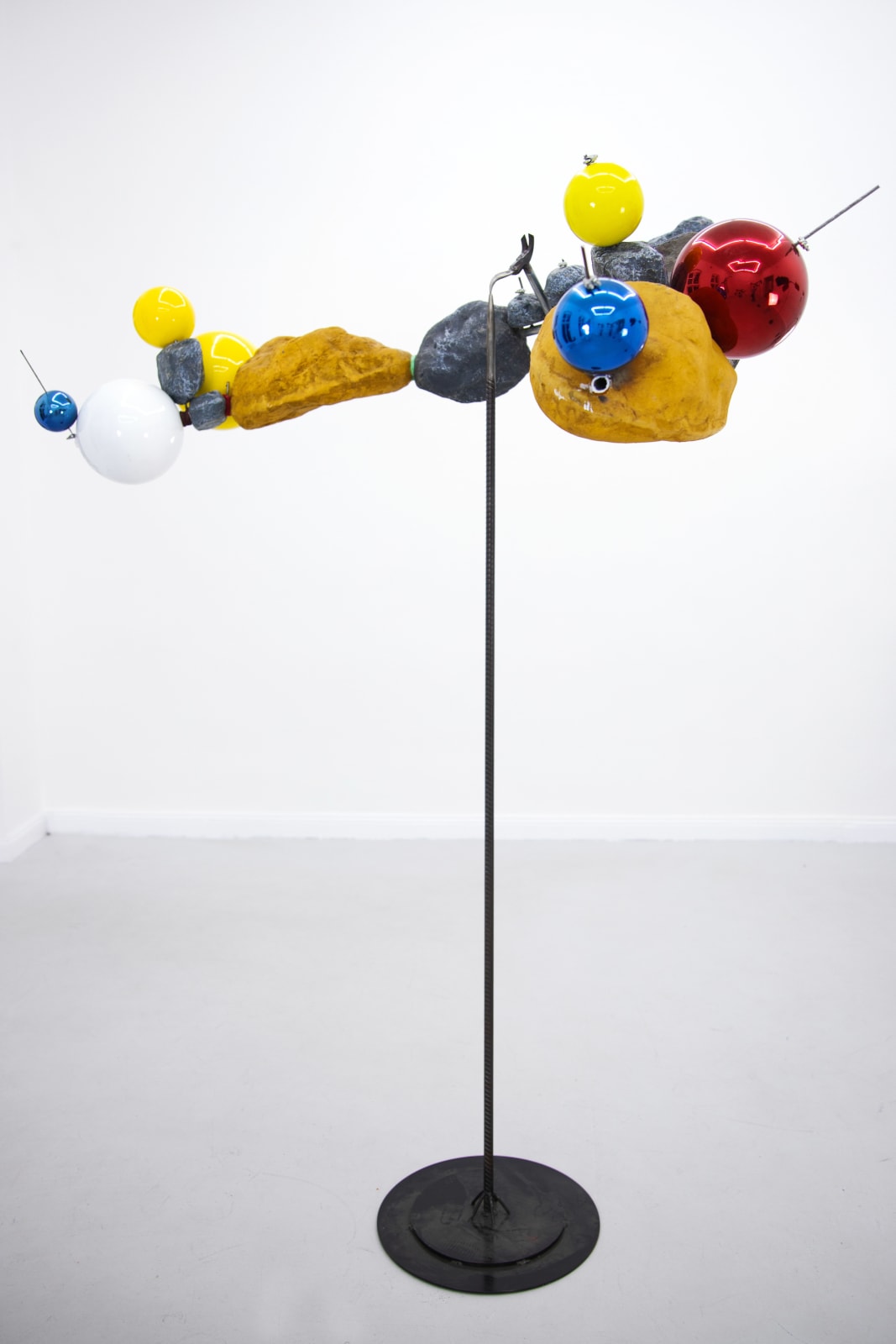 Tong Kunniao, Stones and Balls, 2020