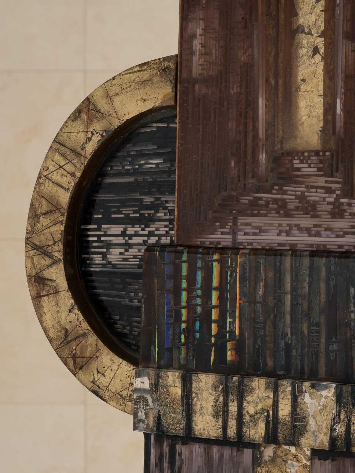 Monique Rozanes, "Samouraï Noir et Or" totem, 2025