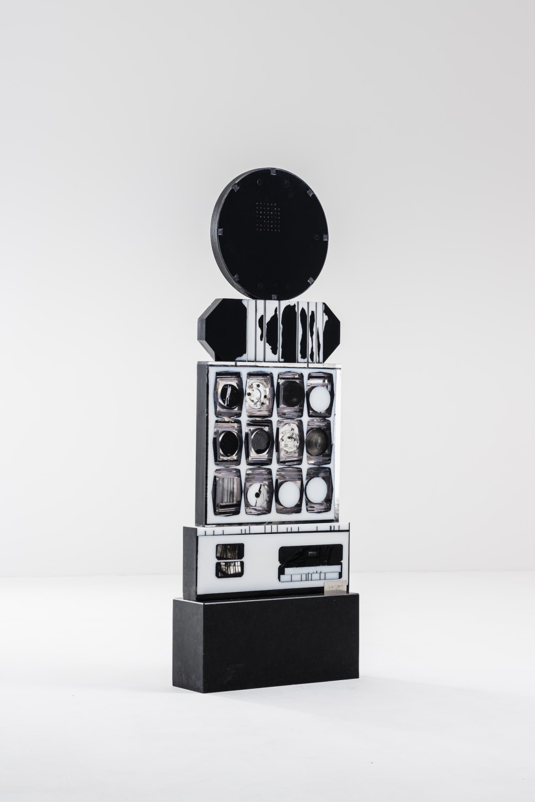 Monique Rozanes, "Code Secret", 2023