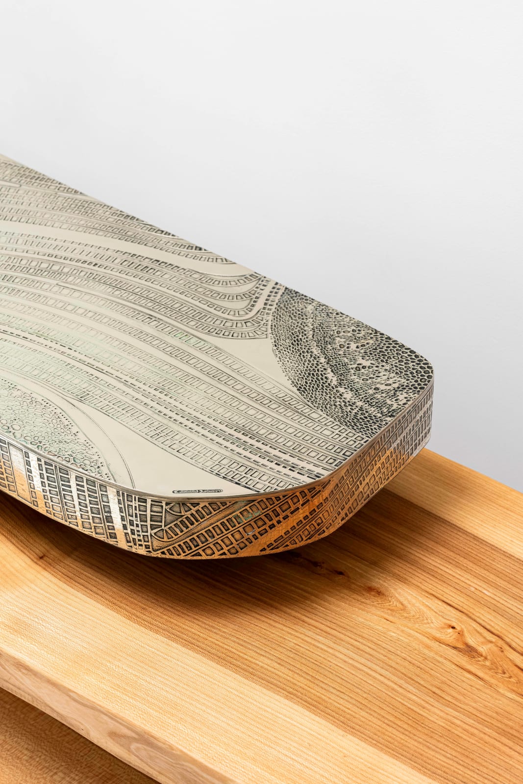 Emmanuel Jonckers, "Sakura" console, 2023