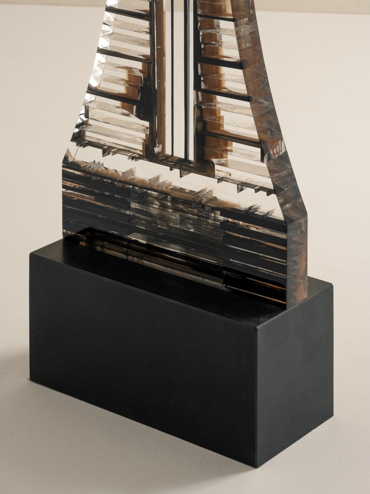 Monique Rozanes, "Matière Invisible" totem, 2025