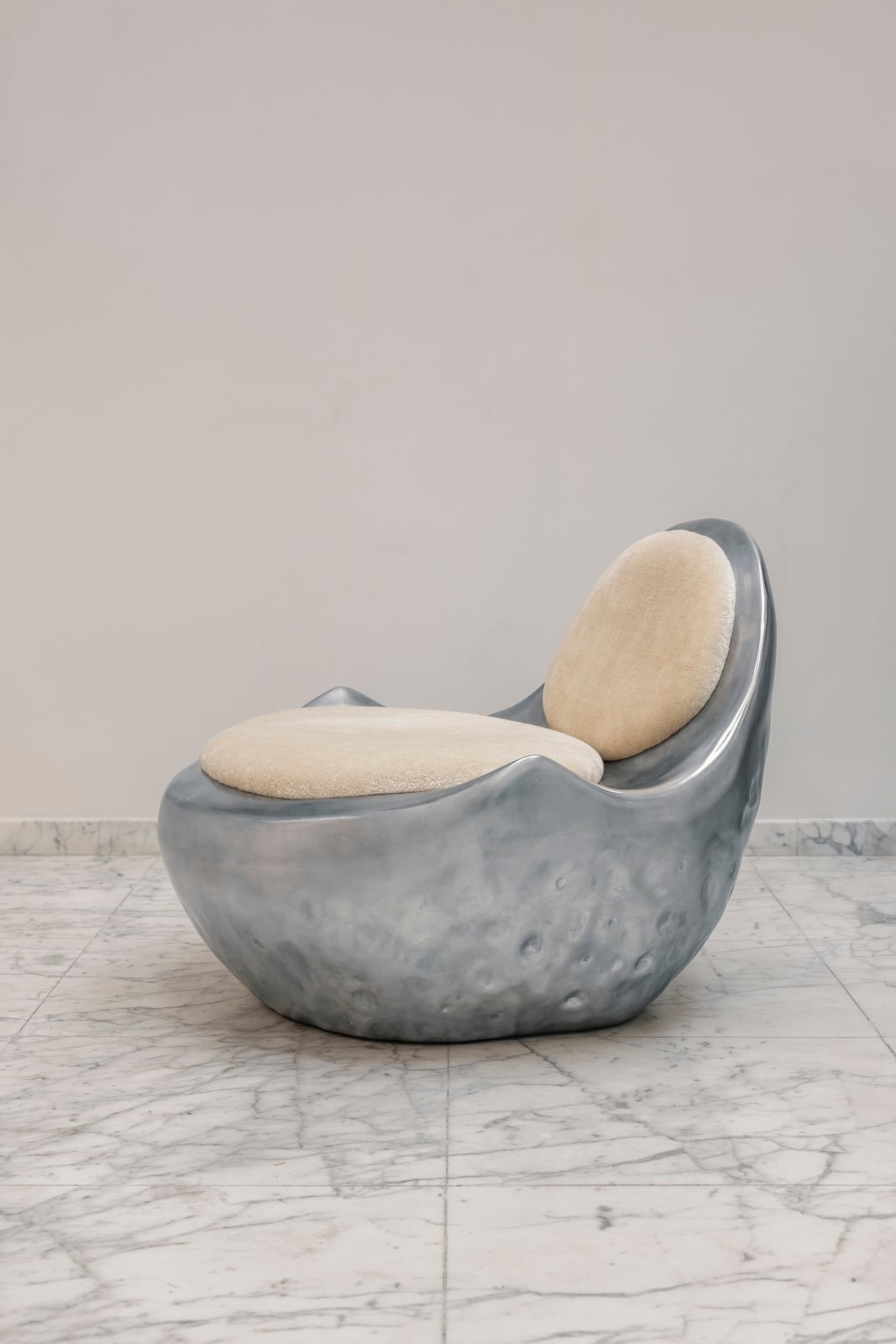 Irene Cattaneo, "Caresses nocturnes" chair, 2025