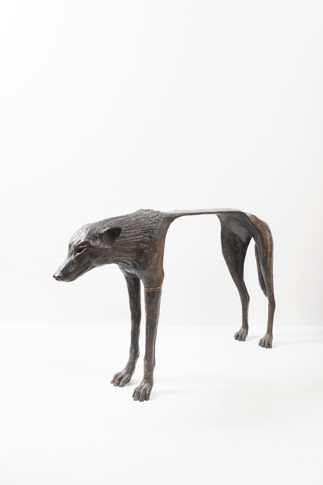 Harumi Klossowska de Rola, "Wepwawet (Wolf)" sculpture, 2022