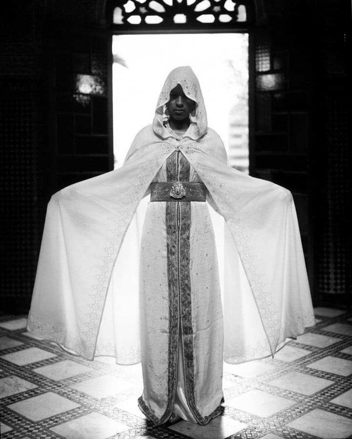 Diana Lui, Tančica #10, Robe de Mariage 1er Jour, Fez / Veil #10, Robe de Mariage 1er Jour, Fez, 2011