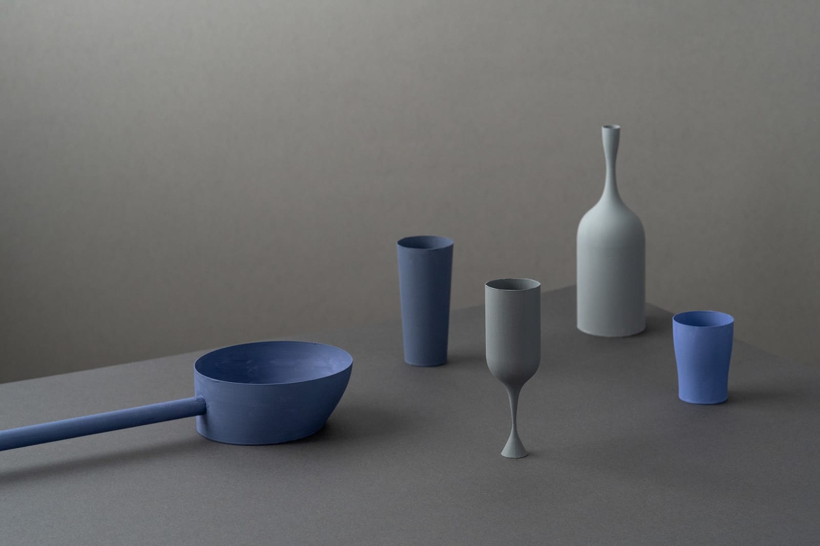 Olena Zubach, Tihožitje z lila kozico / Still Life with a Lilac Pan, 2025