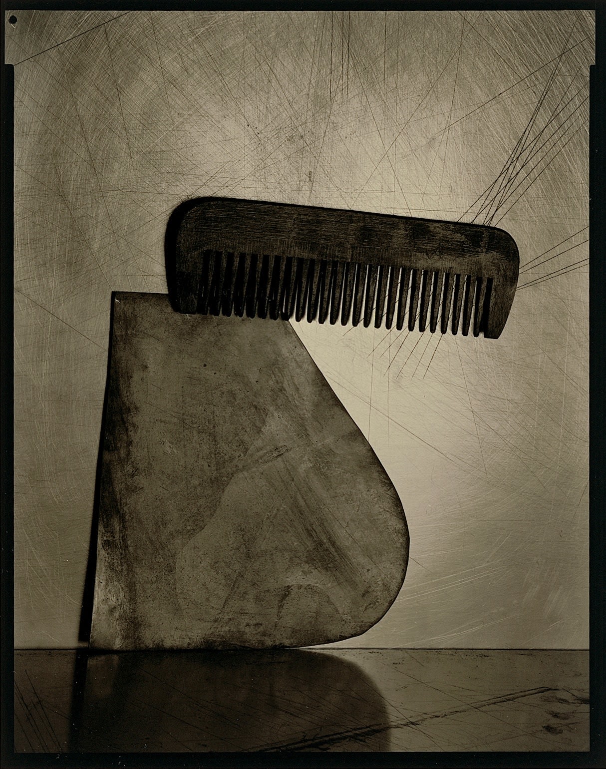 Boris Gaberščik, Osebna zbirka 08, Glavnik svetlobe in teme / Personal Collection 08, The Comb of Light and Darkness, 2021