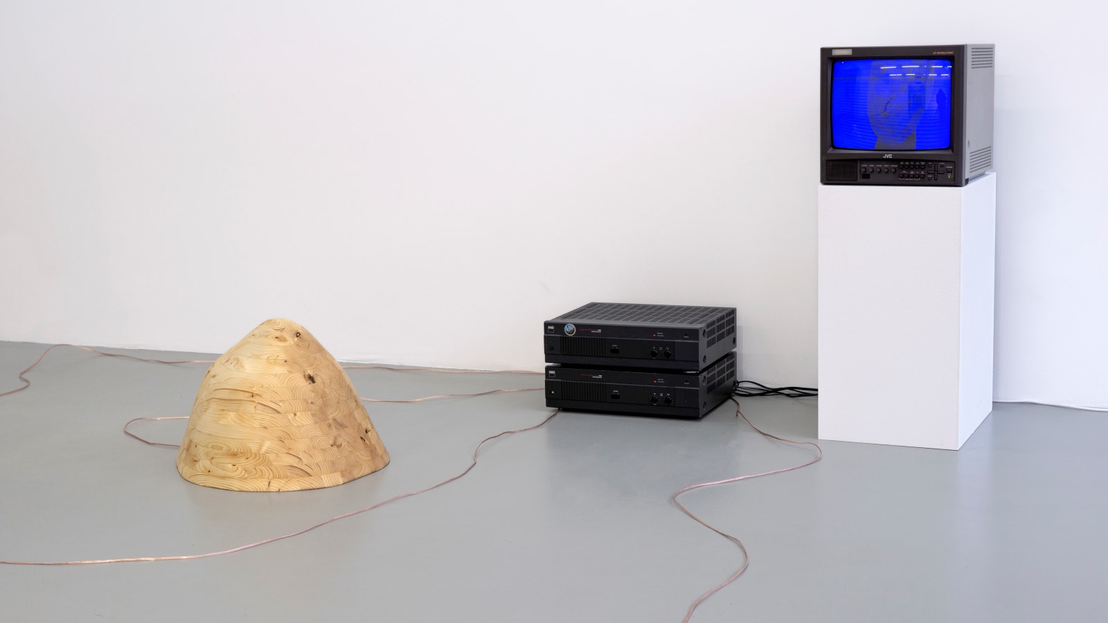 Jordana Loeb, Folding into Form, installation, 2022