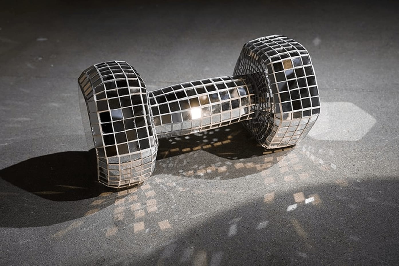 Ellen Ljungqvist, Discohantel / Disco Dumbbell, 2022