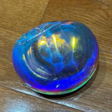 Anna Mlasowsky, Hand Charm I, small, 2024