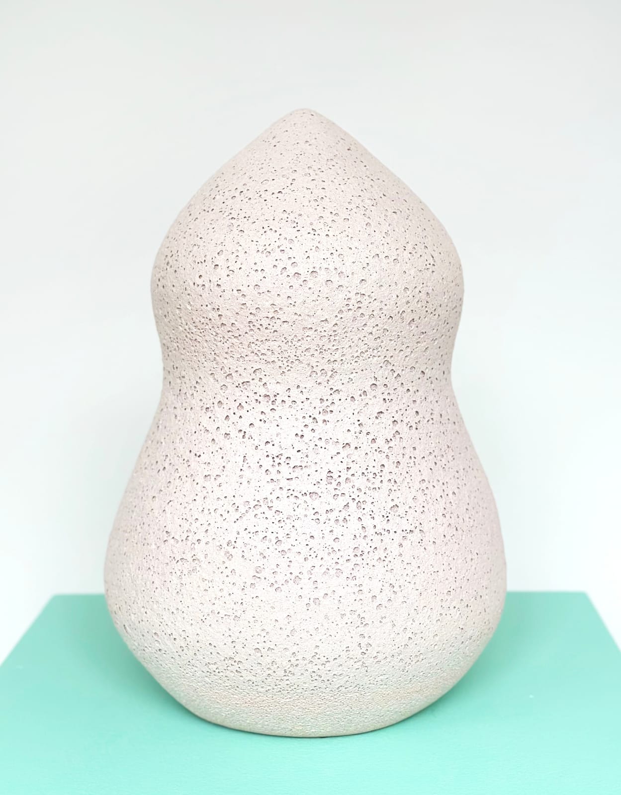 Linn Sjöstedt, Big Beauty Blender I, 2024