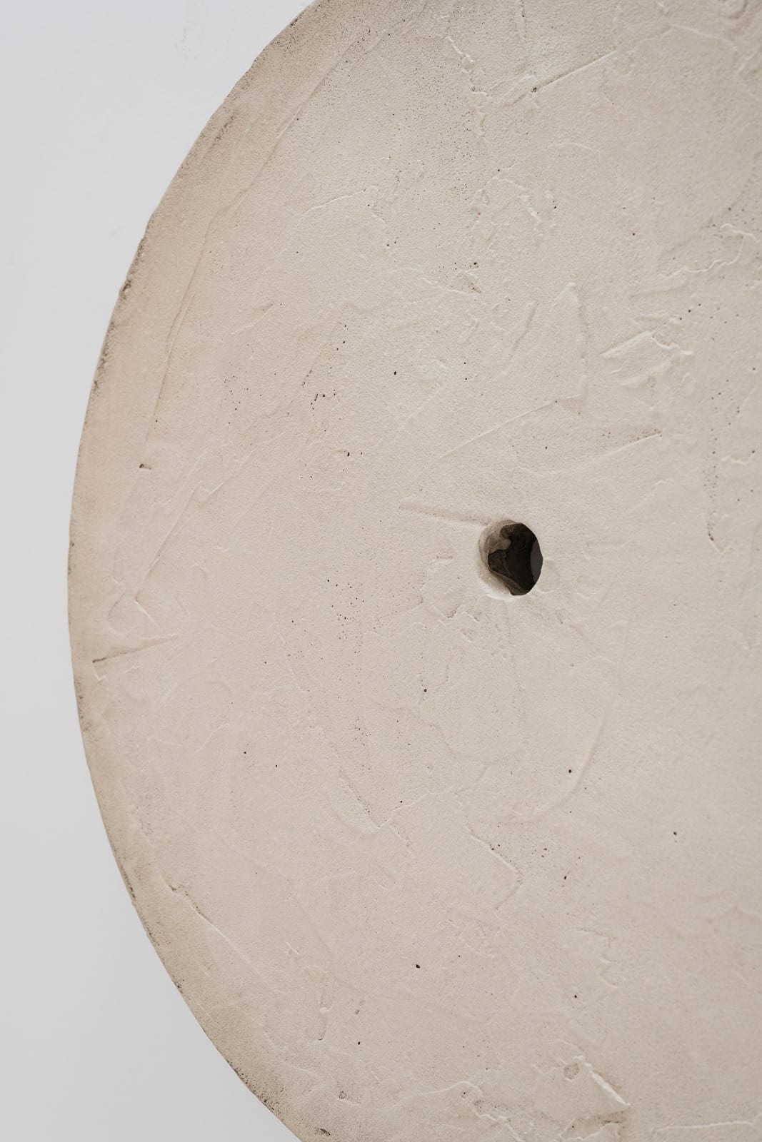 Antonia Ferrer, 24/91 Luna blanco roto claro, 2023