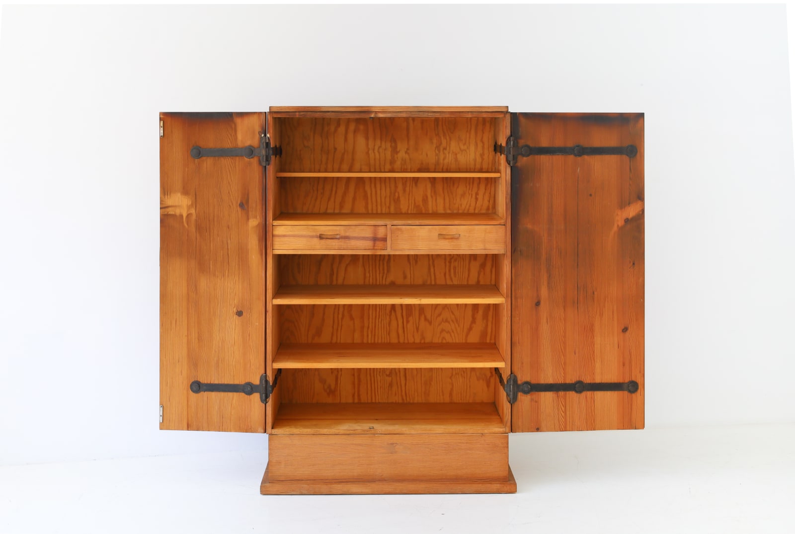 Axel Einar Hjorth, Lovö cabinet, 1930s