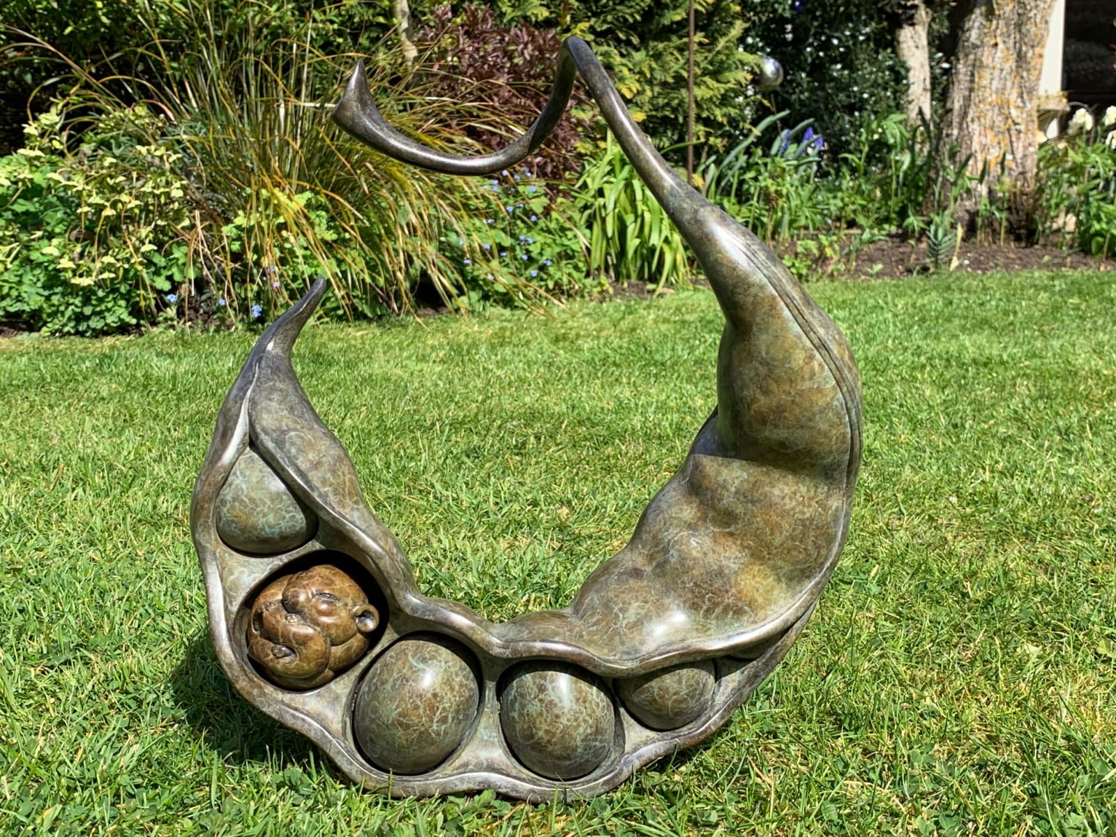 Adam Binder, Mouse in a Pod, 2019