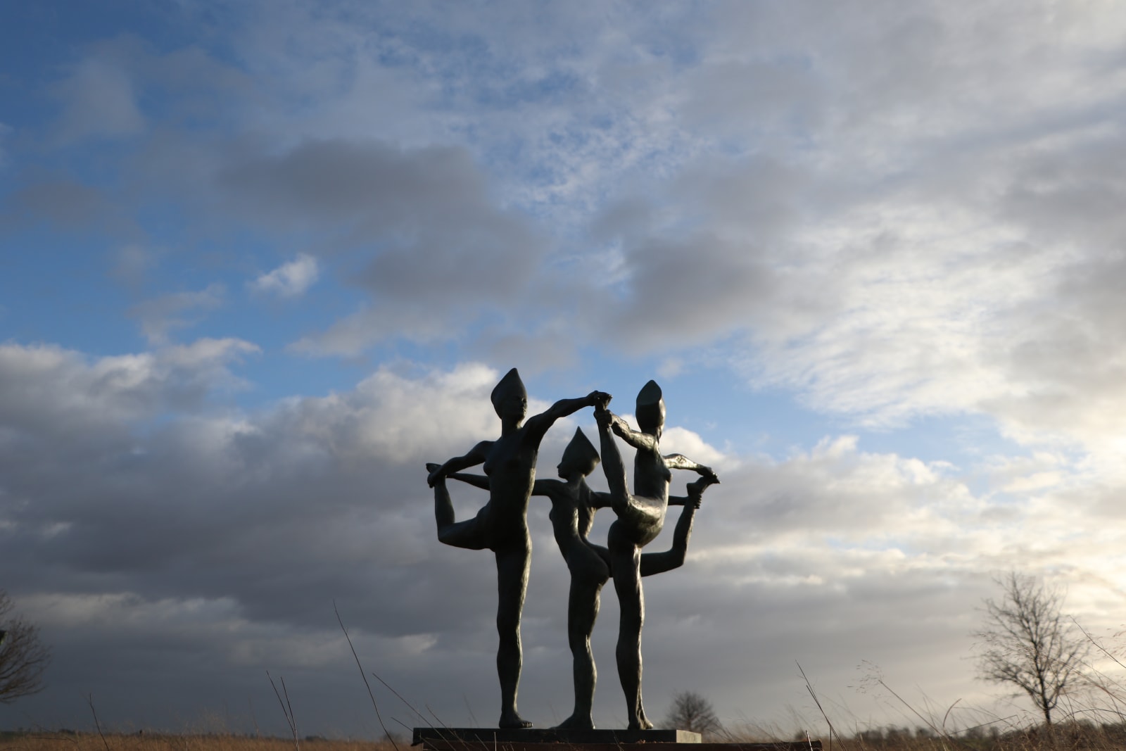 David Williams-Ellis, The Three Graces