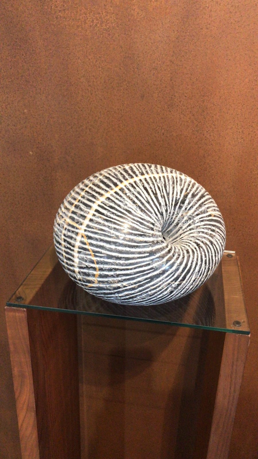 Jonathan Loxley, Pebble, 2023