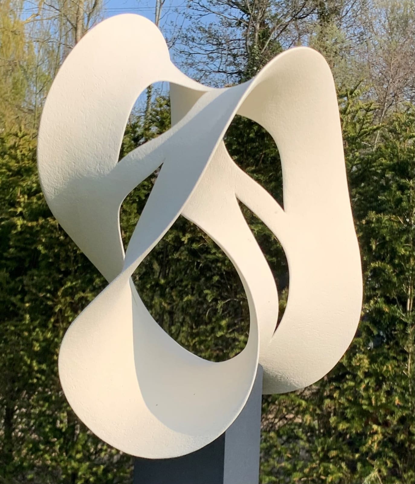 Adrian Bates, Möbius White, 2023