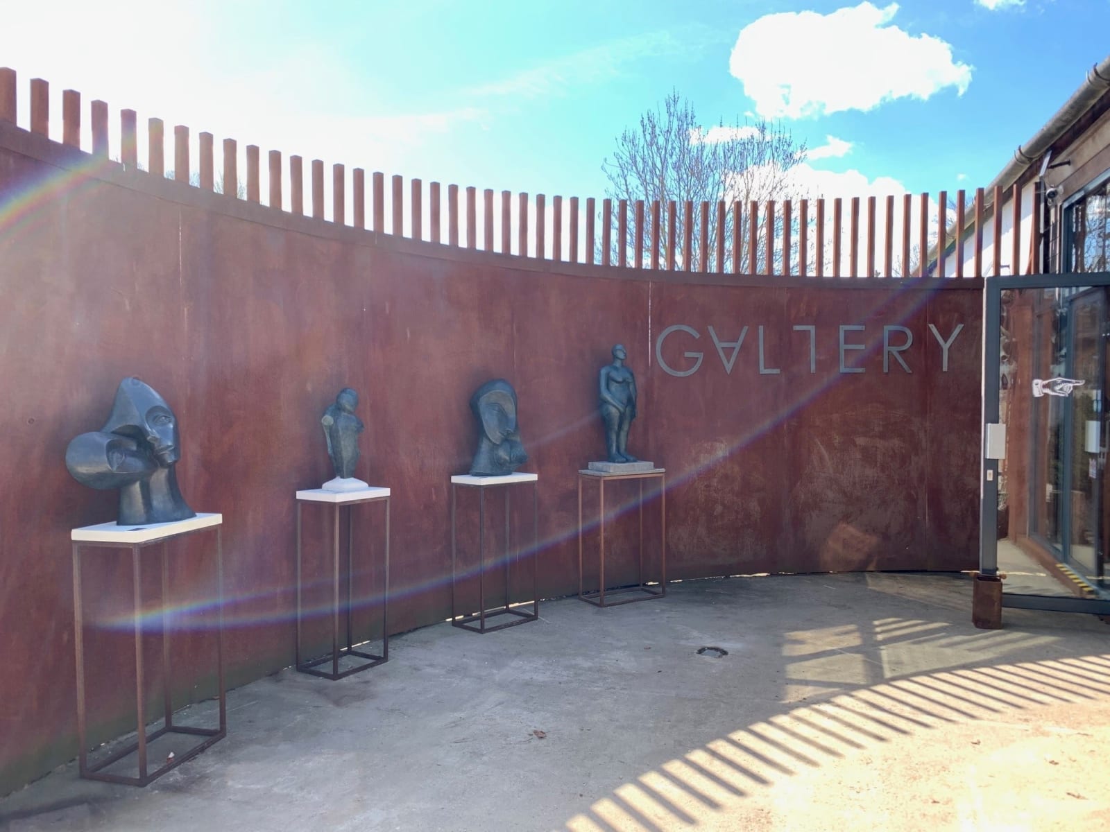 Beatrice Hoffman, Standing Together, 2018