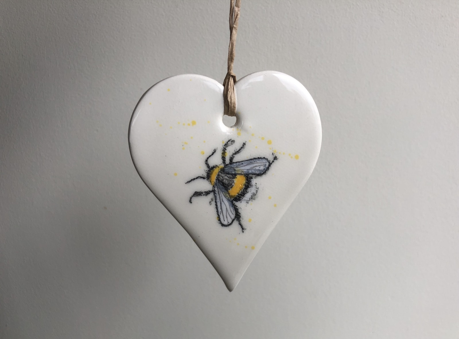 Lois Carson, Bumblebee Heart, 2021