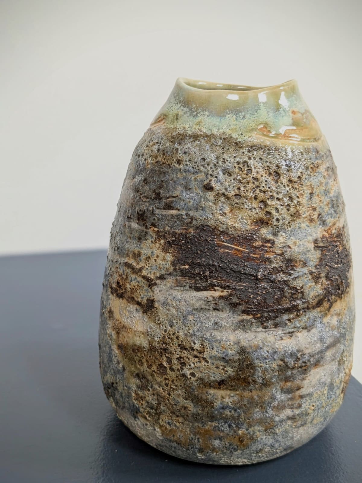 Belinda Glennon, Medium Rock Lichen Vessel