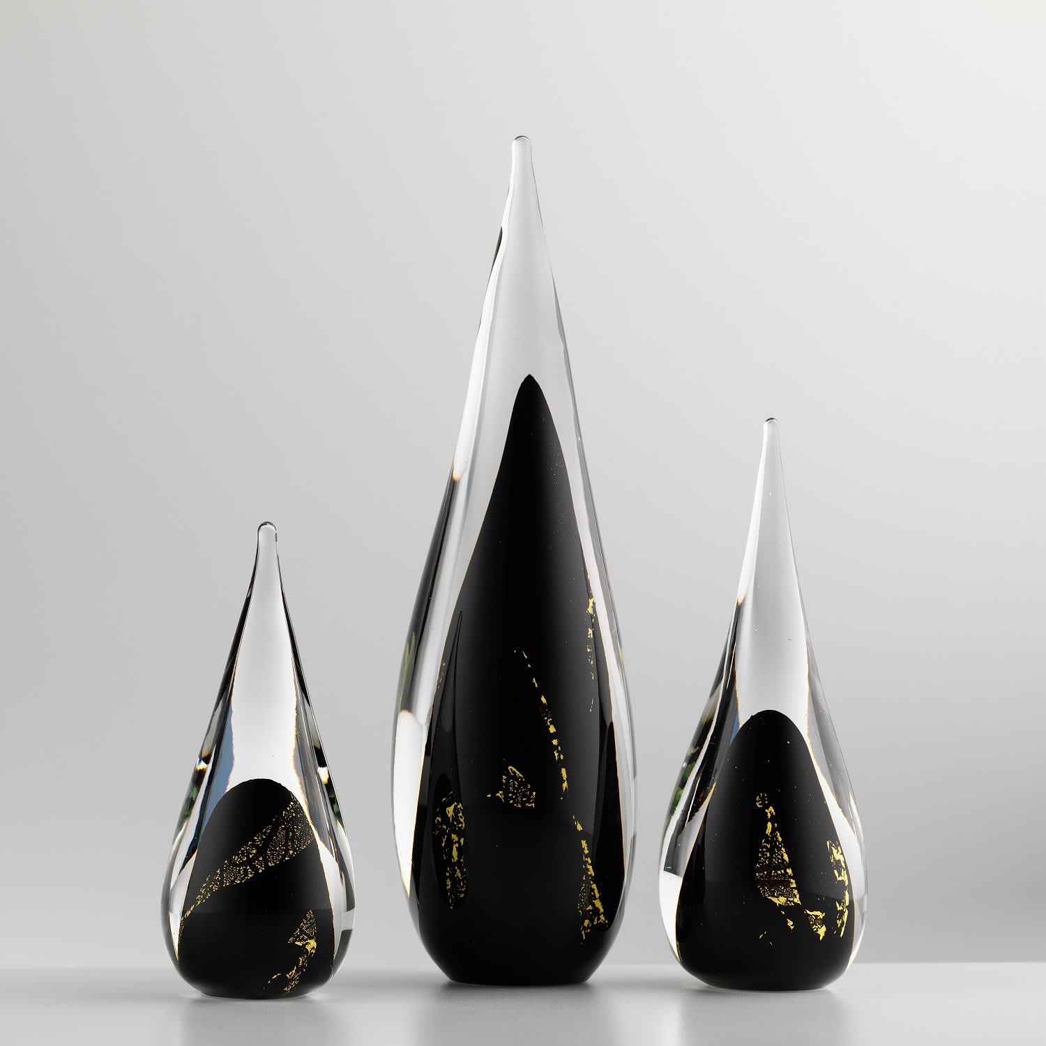 Elin Isaksson, Droplet, glass sculptures (black & gold, large)