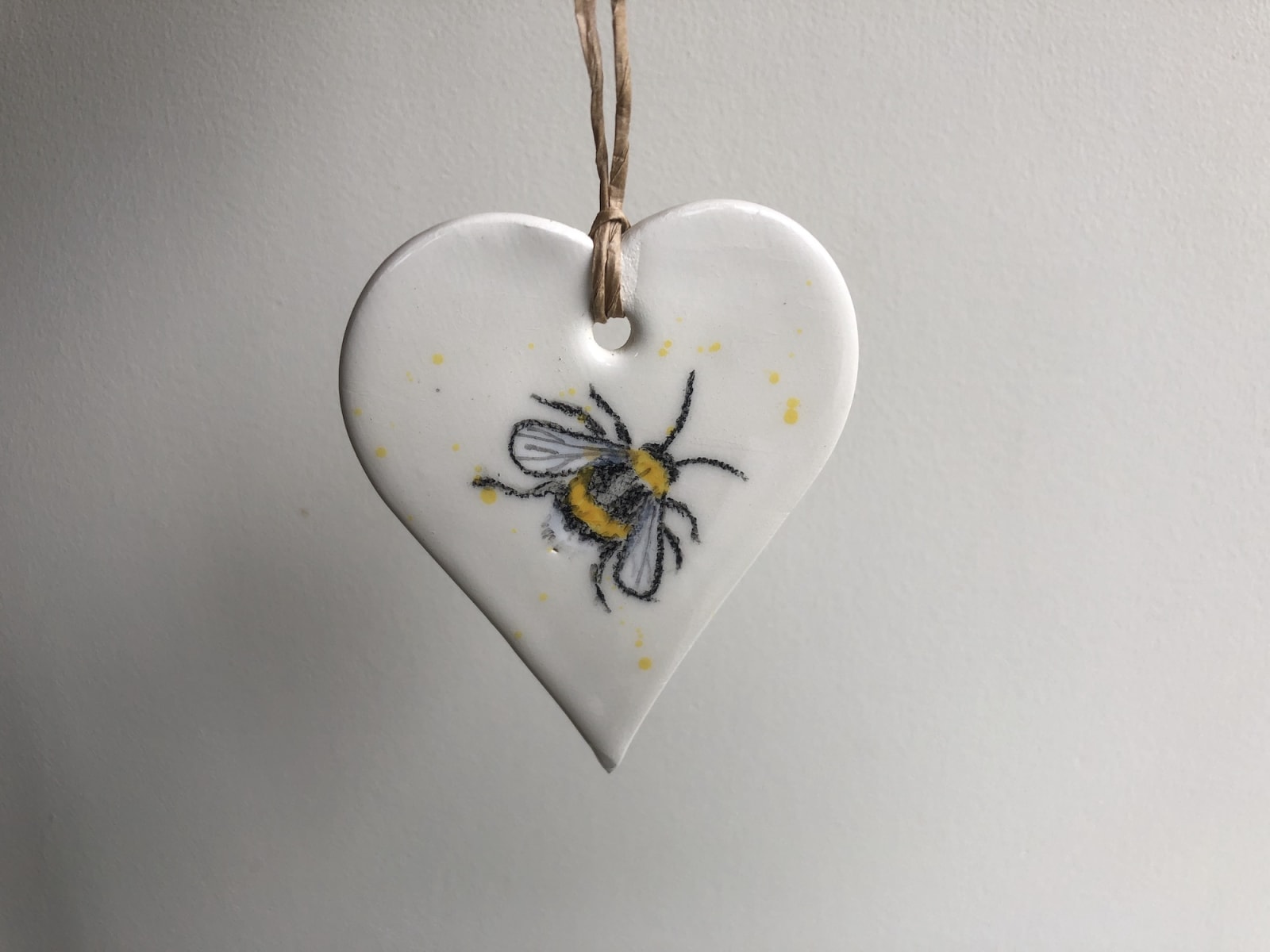 Lois Carson, Bumblebee Heart, 2021