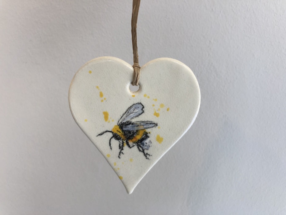 Lois Carson, Bumblebee Heart 21.28, 2021