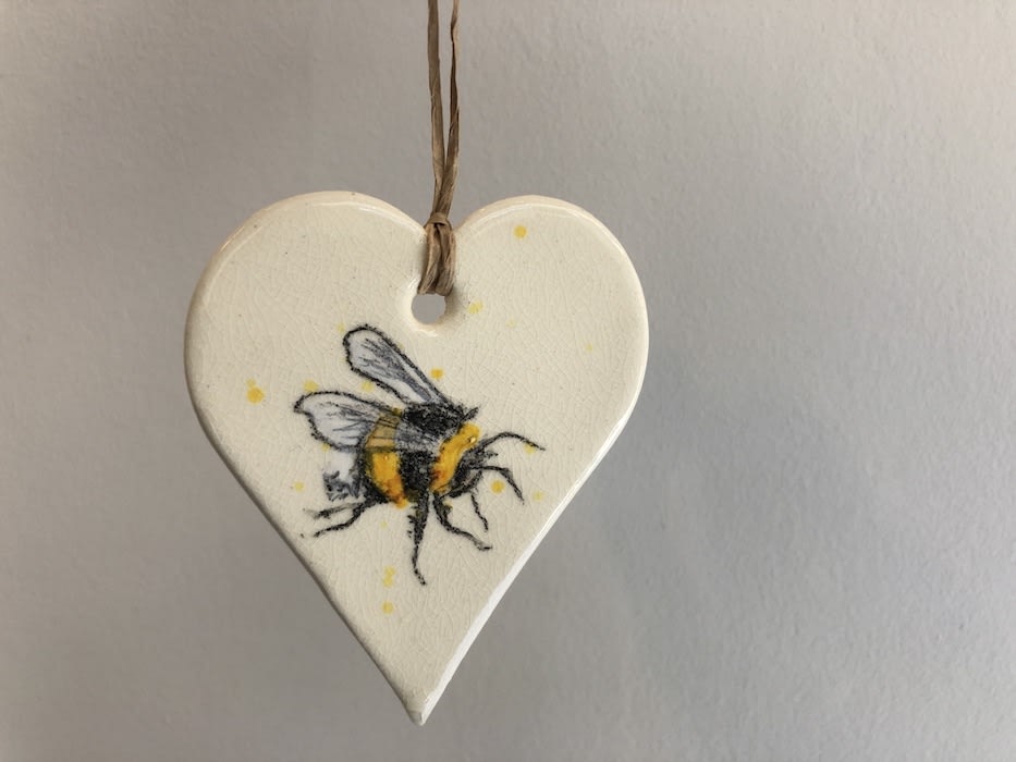 Lois Carson, Bumblebee Heart 21.27, 2021