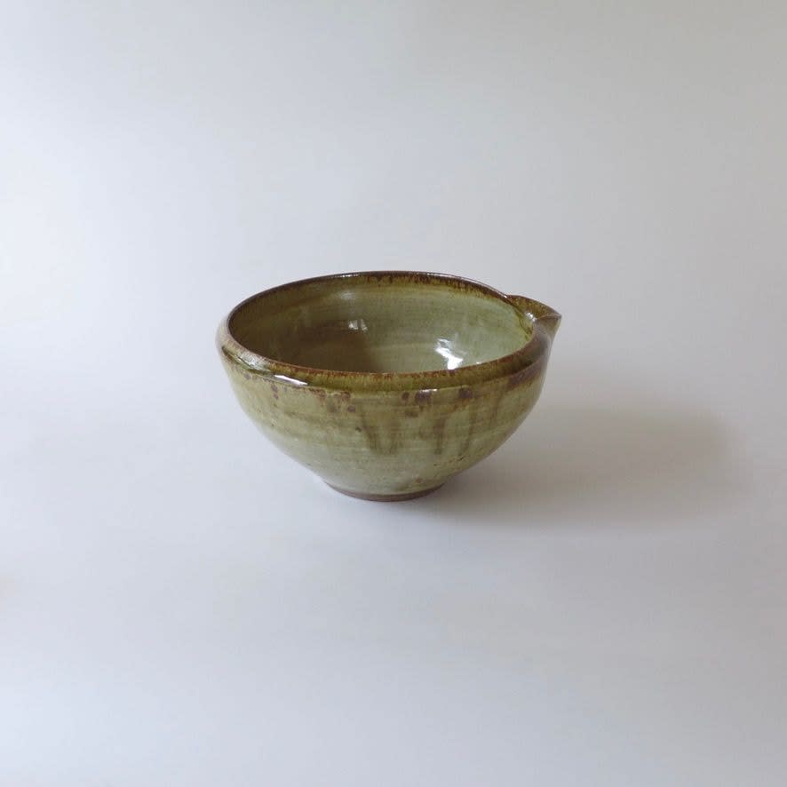 Natalie Velthuyzen, Pouring bowl, 2025