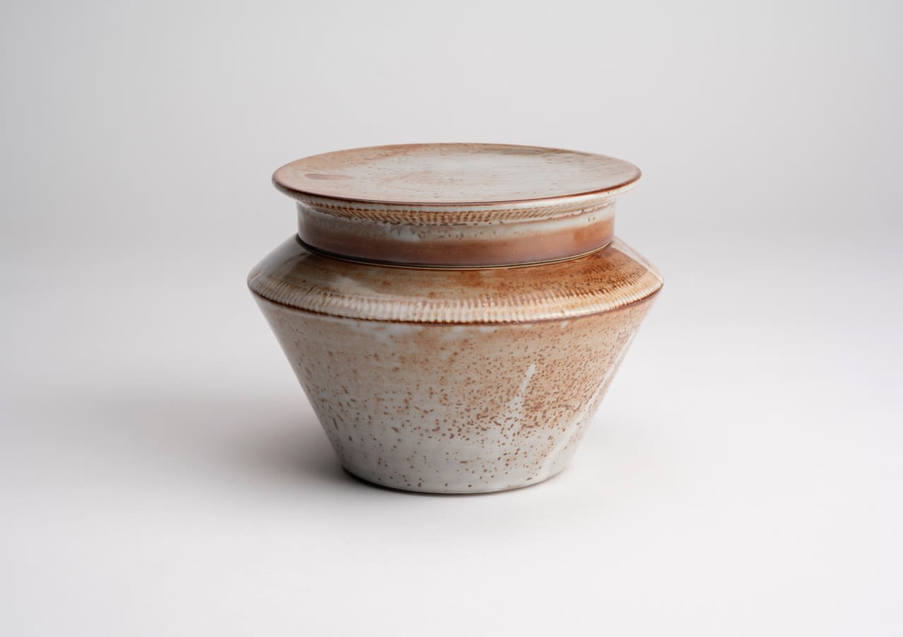 Holly Phillipson, Jupiter Jar, 2024