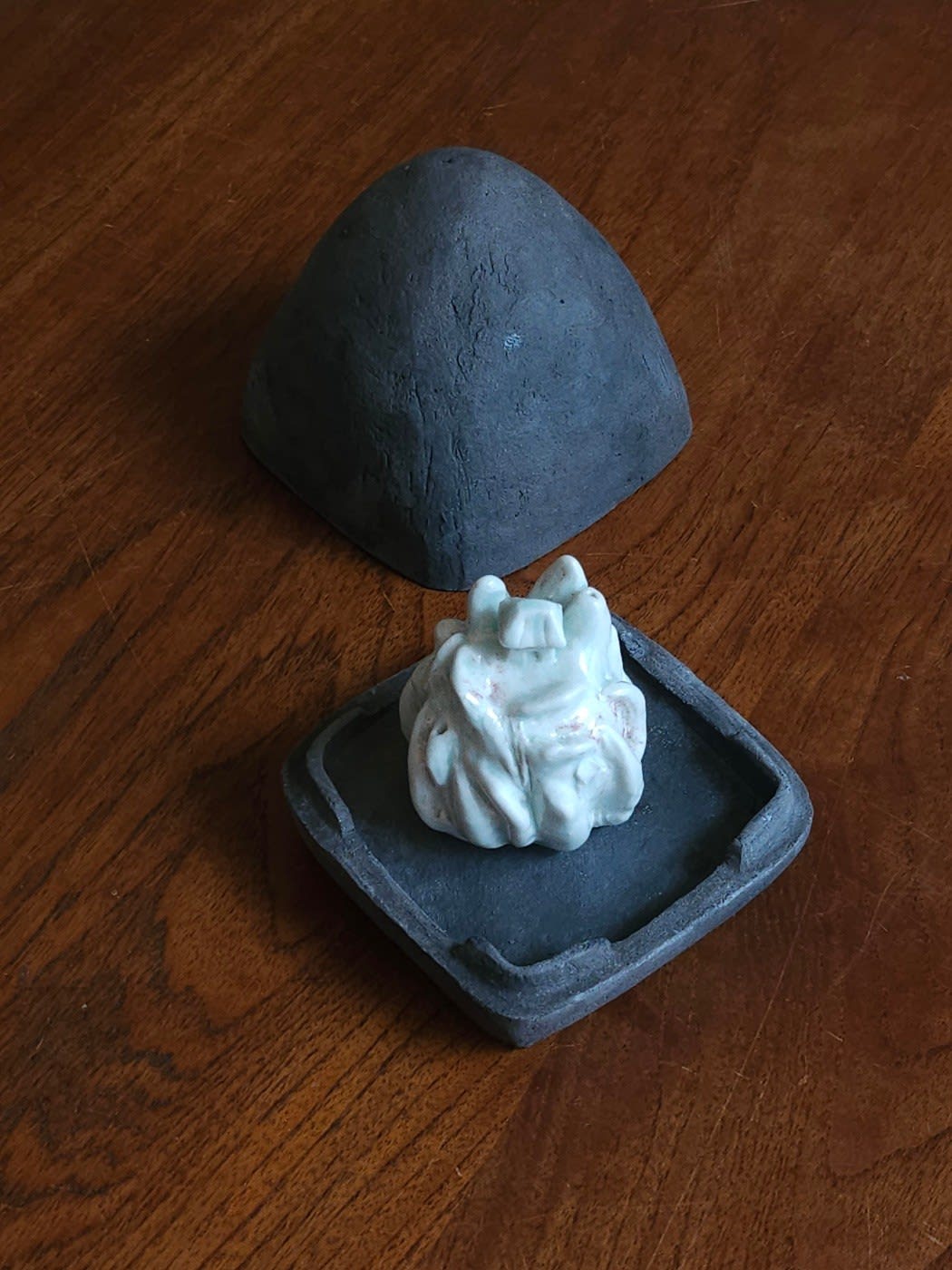 Minhi Park, box(함) for writer 2, 2024