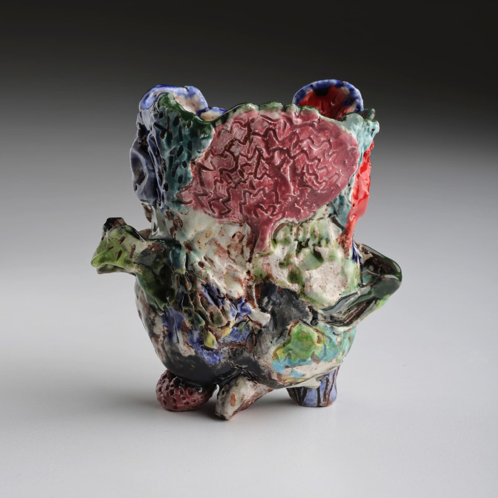 Toni Warburton, Coastal vase with seagull and oyster catcher, 2024