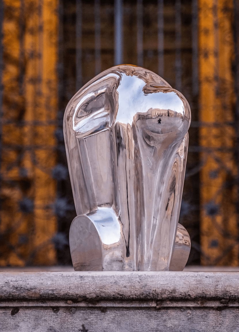 Arturo Di Modica, Love in Space No. 11, 2000